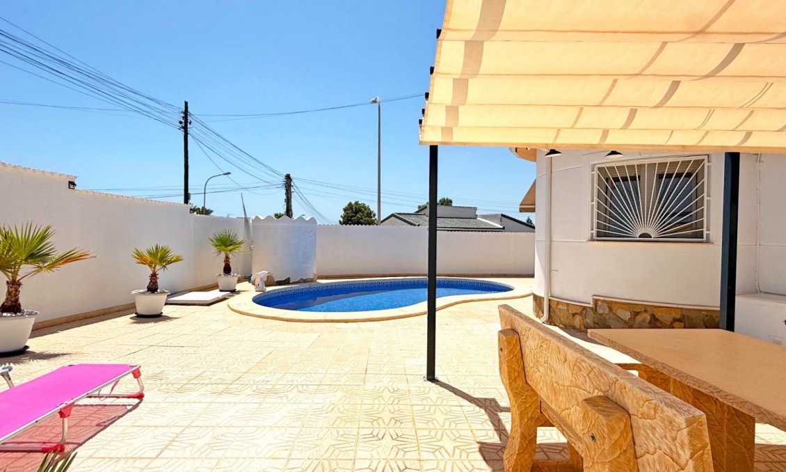 Segunda mano - Villa -
Rojales - Inland