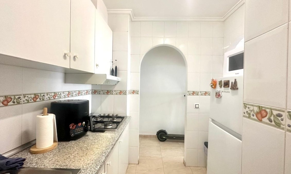 Használt Ingatlanok - Apartman -
Torrevieja - Estacion De Autobuses