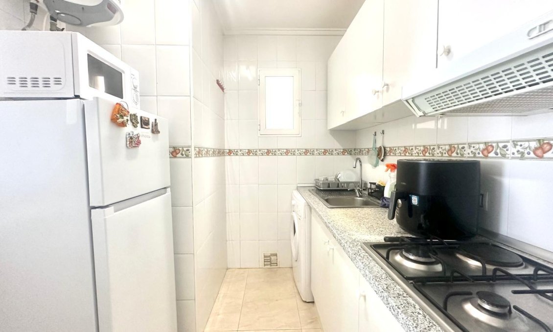 Használt Ingatlanok - Apartman -
Torrevieja - Estacion De Autobuses