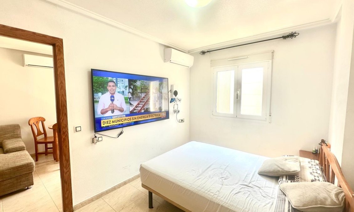 Használt Ingatlanok - Apartman -
Torrevieja - Estacion De Autobuses