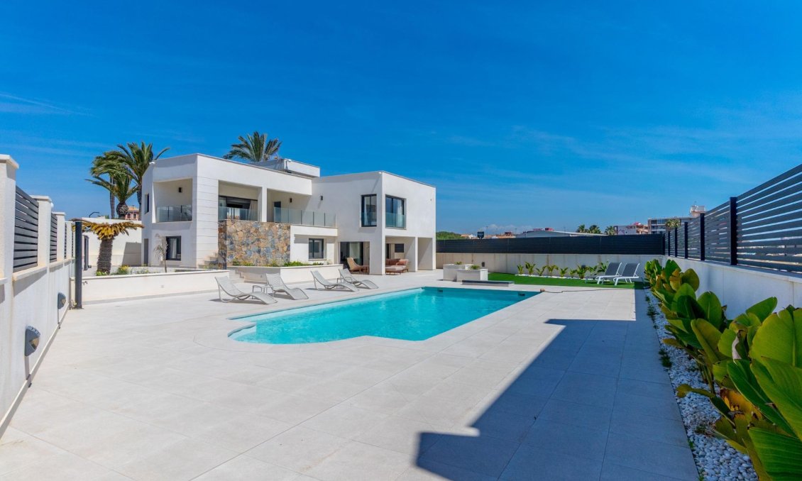 Segunda mano - Villa -
Torrevieja - La Veleta