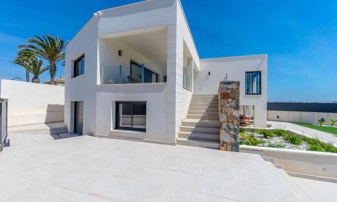 Segunda mano - Villa -
Torrevieja - La Veleta