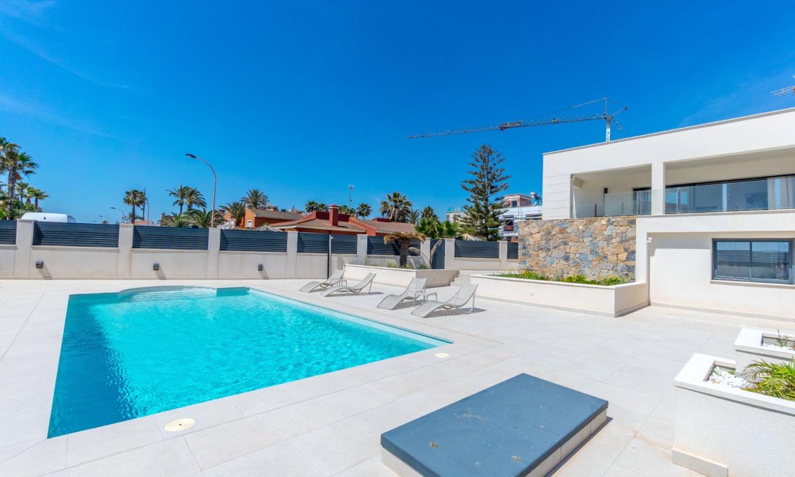 Segunda mano - Villa -
Torrevieja - La Veleta