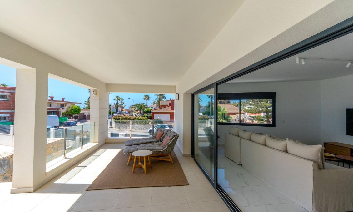 Segunda mano - Villa -
Torrevieja - La Veleta