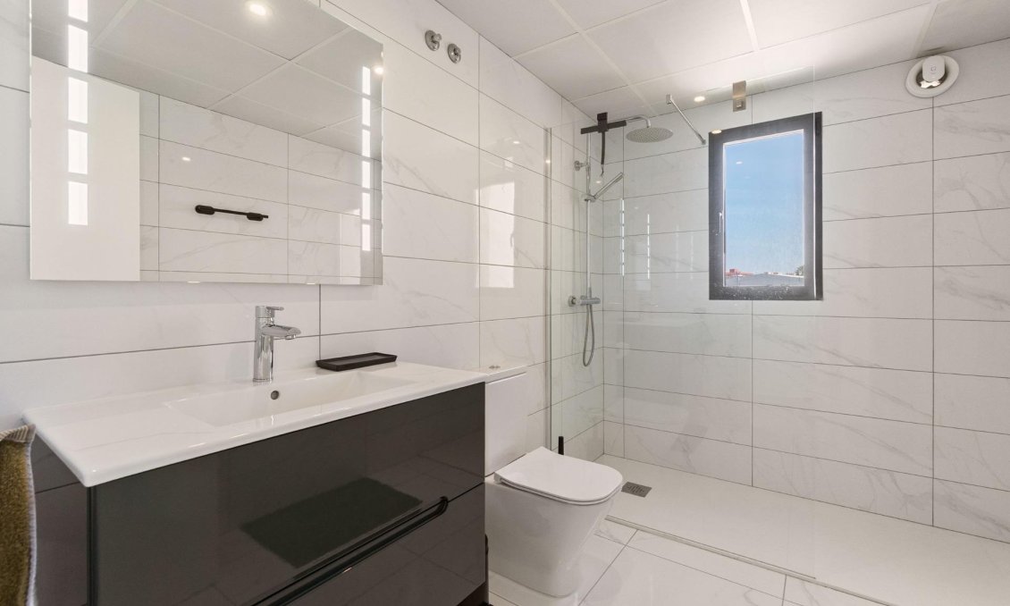 Segunda mano - Villa -
Torrevieja - La Veleta