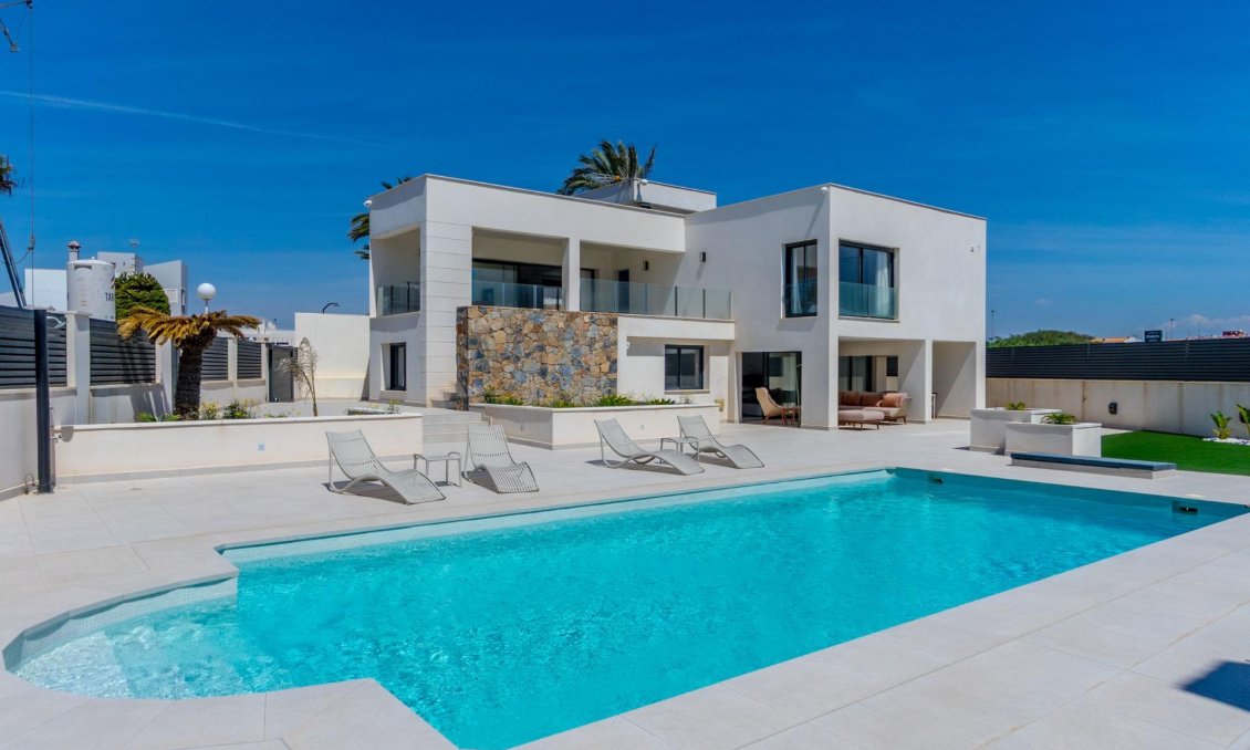 Segunda mano - Villa -
Torrevieja - La Veleta