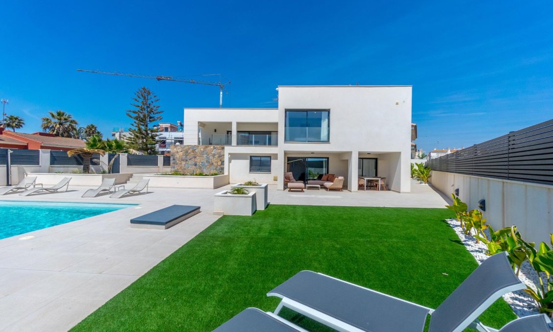 Segunda mano - Villa -
Torrevieja - La Veleta