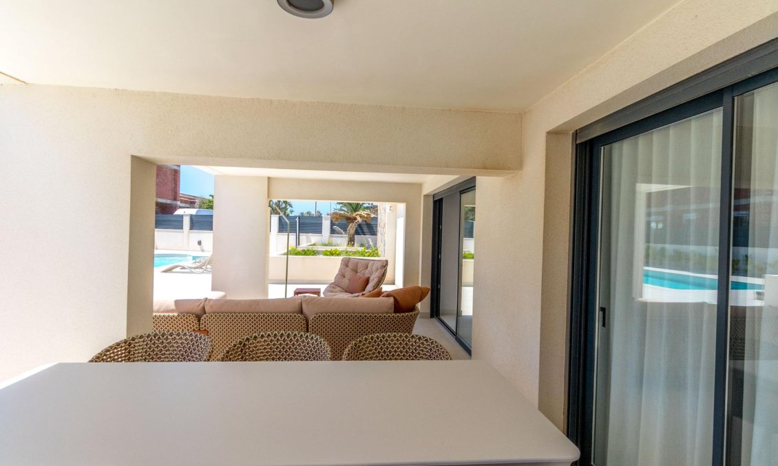 Segunda mano - Villa -
Torrevieja - La Veleta