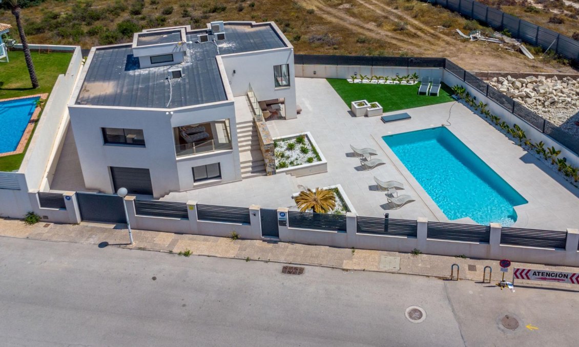 Segunda mano - Villa -
Torrevieja - La Veleta