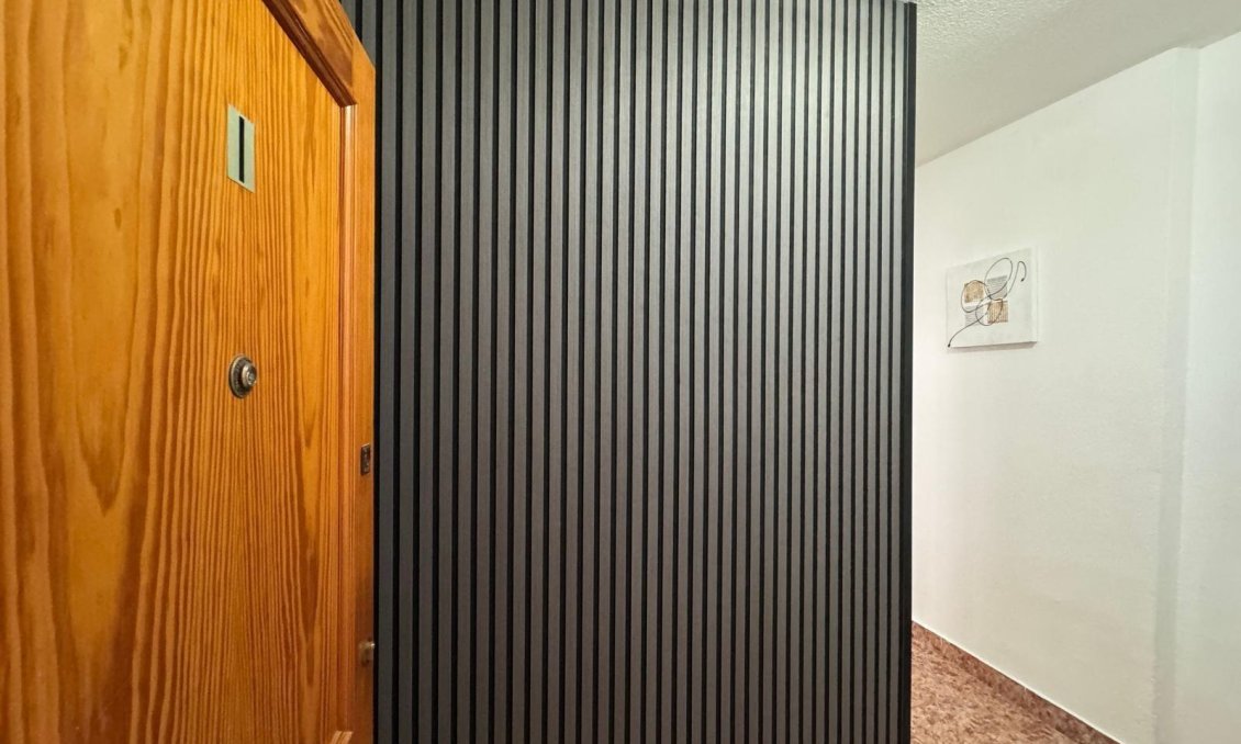 Segunda mano - Apartamento -
Torrevieja - Centro