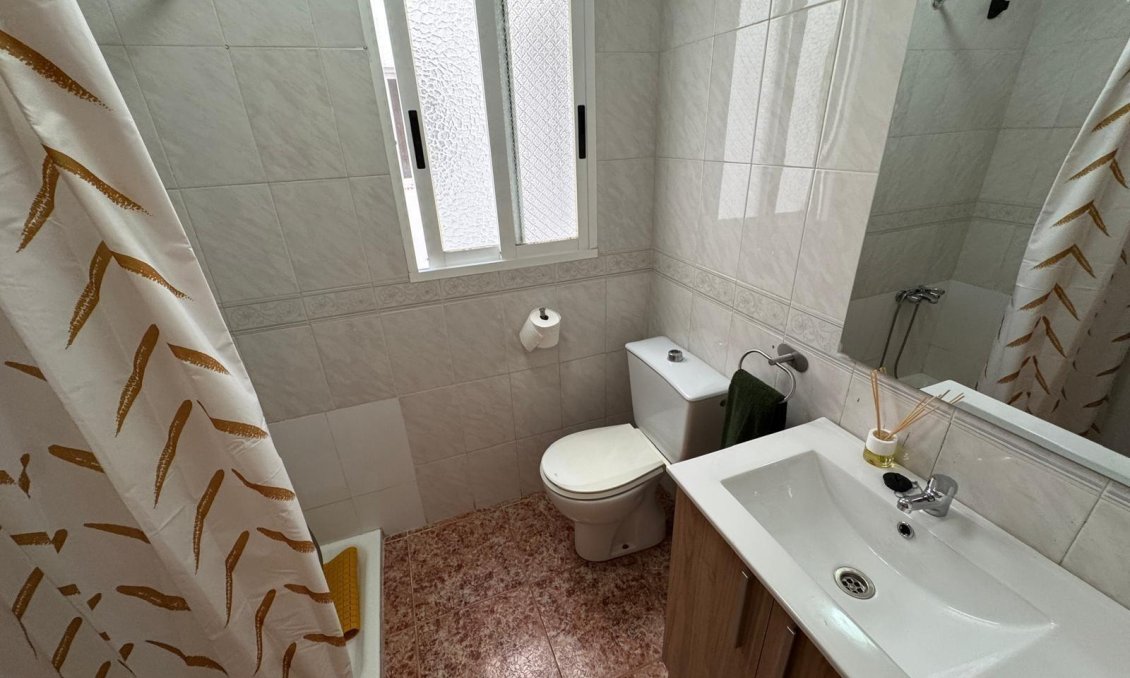 Segunda mano - Apartamento -
Torrevieja - Centro