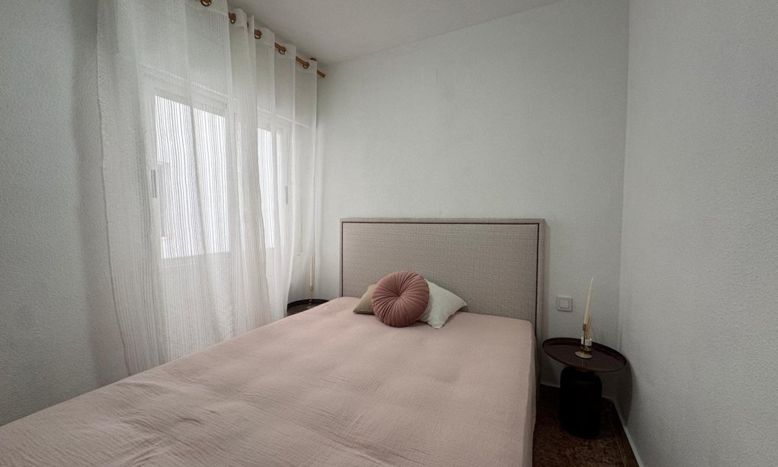 Segunda mano - Apartamento -
Torrevieja - Centro