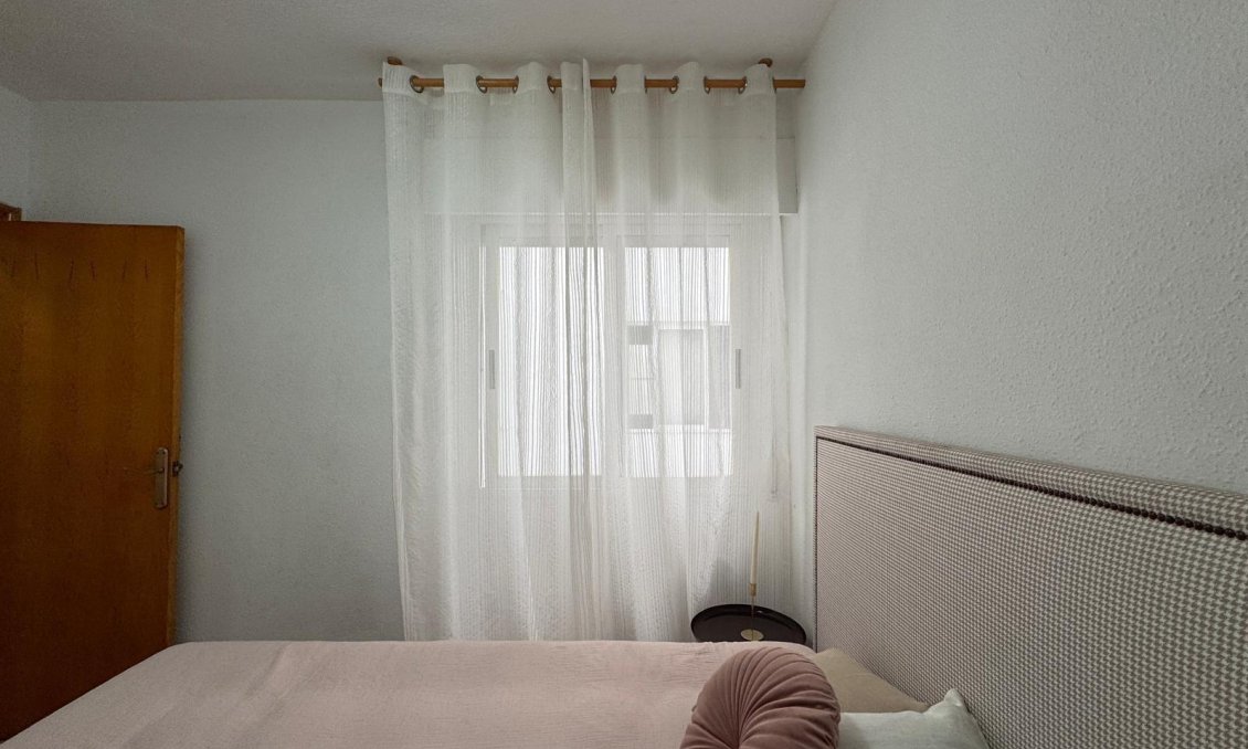 Segunda mano - Apartamento -
Torrevieja - Centro