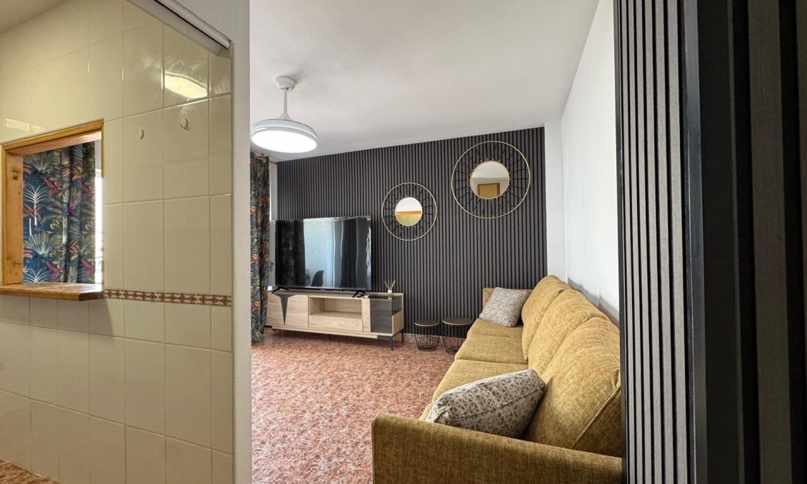 Segunda mano - Apartamento -
Torrevieja - Centro