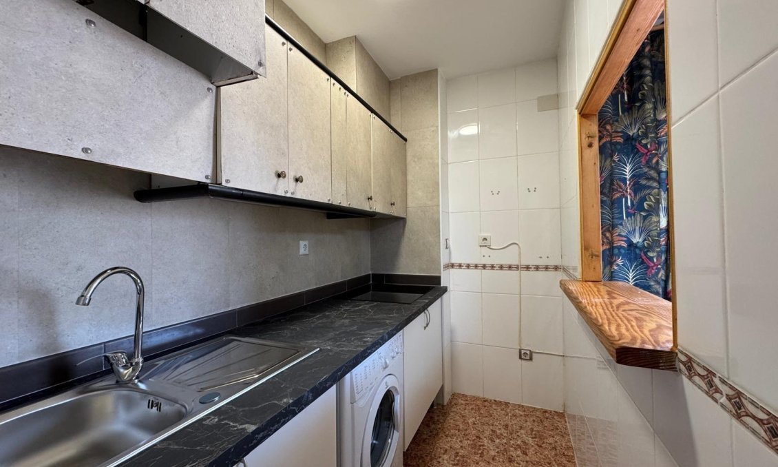 Segunda mano - Apartamento -
Torrevieja - Centro