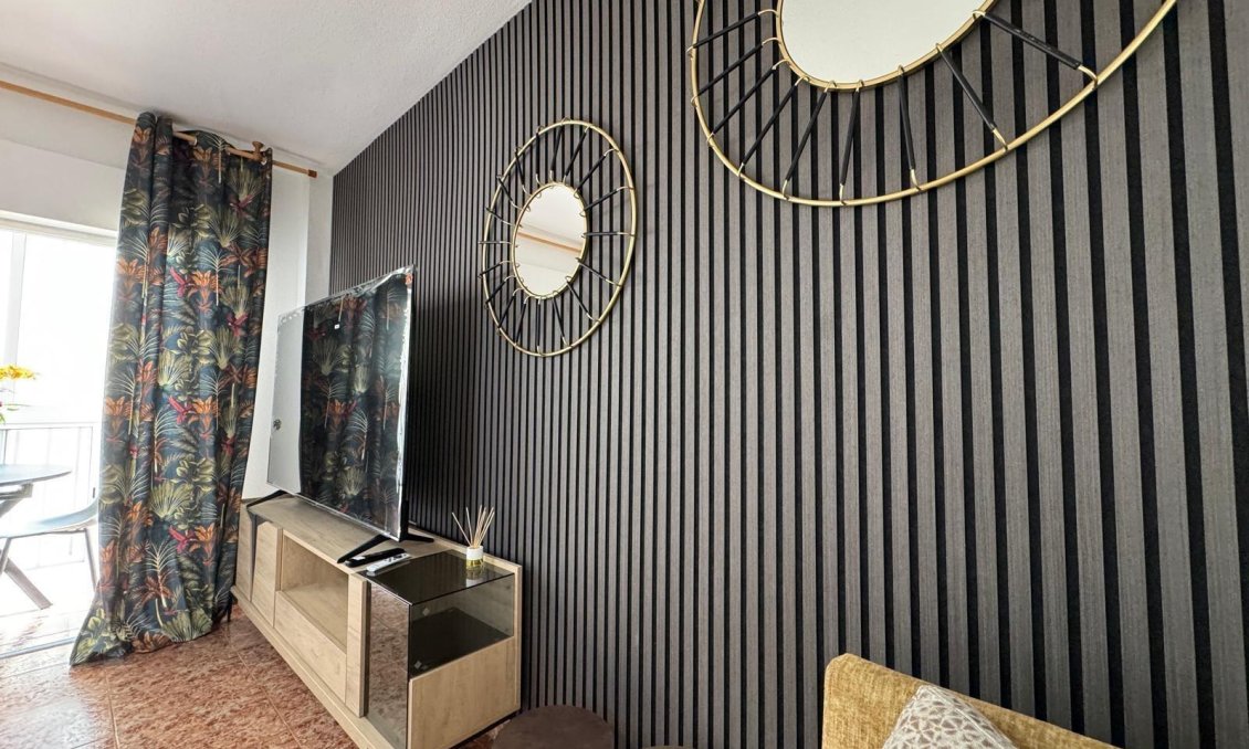 Segunda mano - Apartamento -
Torrevieja - Centro