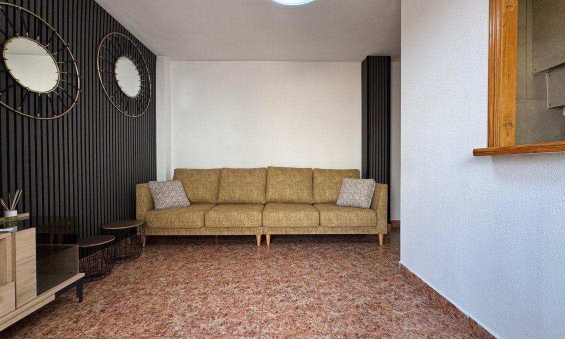 Segunda mano - Apartamento -
Torrevieja - Centro