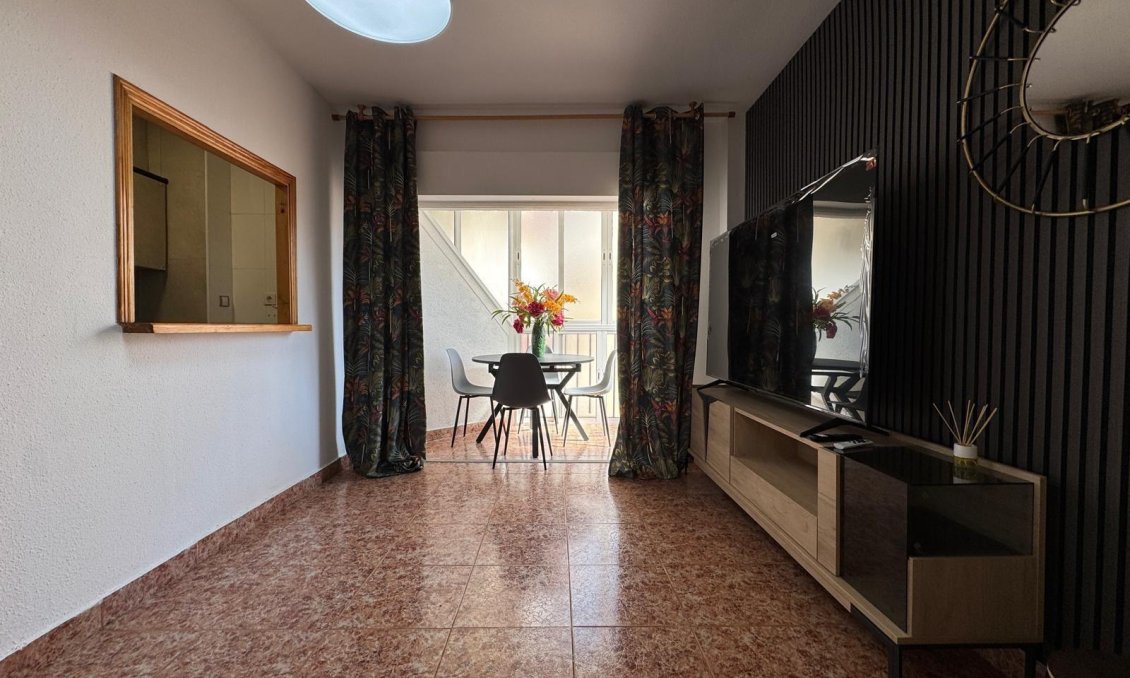 Segunda mano - Apartamento -
Torrevieja - Centro