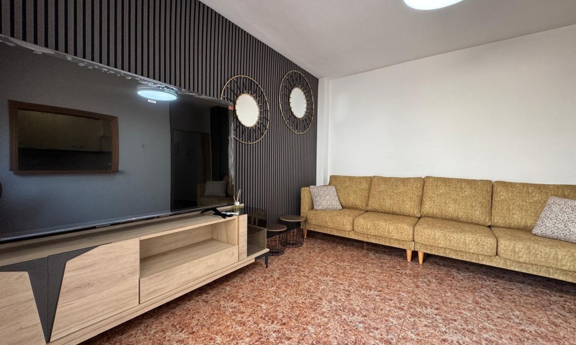 Segunda mano - Apartamento -
Torrevieja - Centro