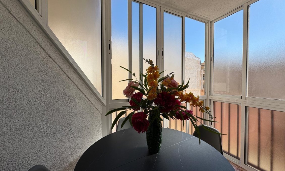 Segunda mano - Apartamento -
Torrevieja - Centro