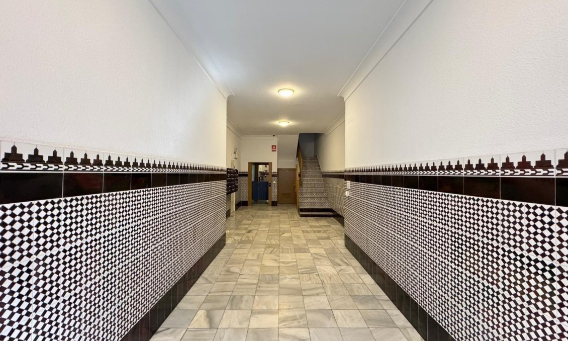 Segunda mano - Apartamento -
Torrevieja - Centro