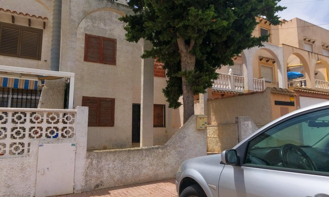 Segunda mano - Bungalow -
Torrevieja - Playa del Cura