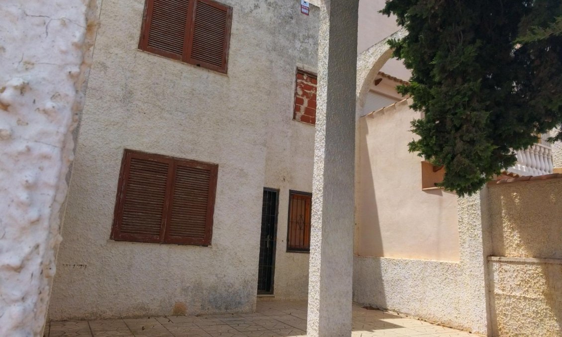 Segunda mano - Bungalow -
Torrevieja - Playa del Cura