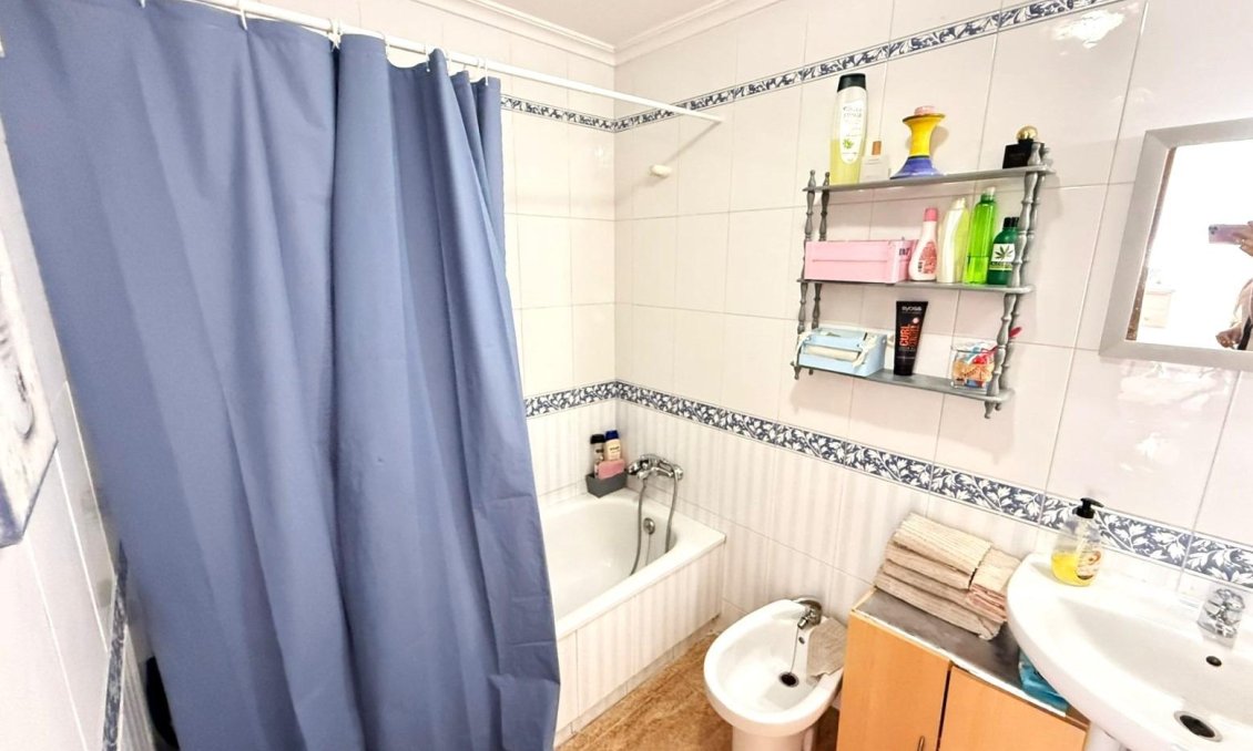 Segunda mano - Apartamento -
Torrevieja - Curva Del Palangre