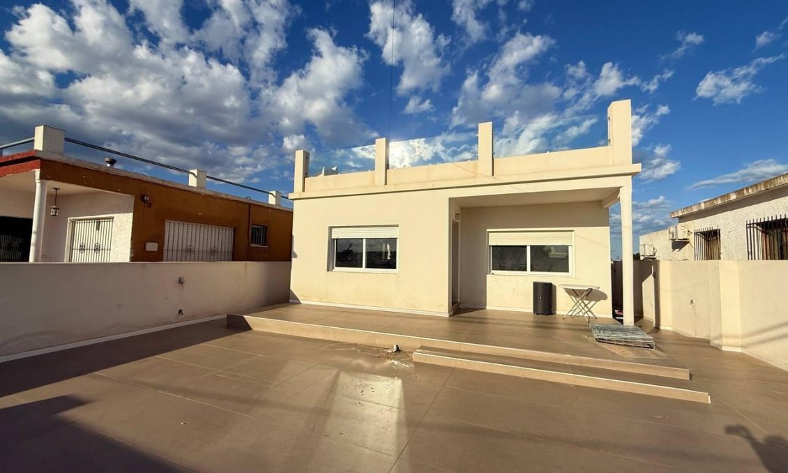 Segunda mano - Town House -
Orihuela Costa - La Regia