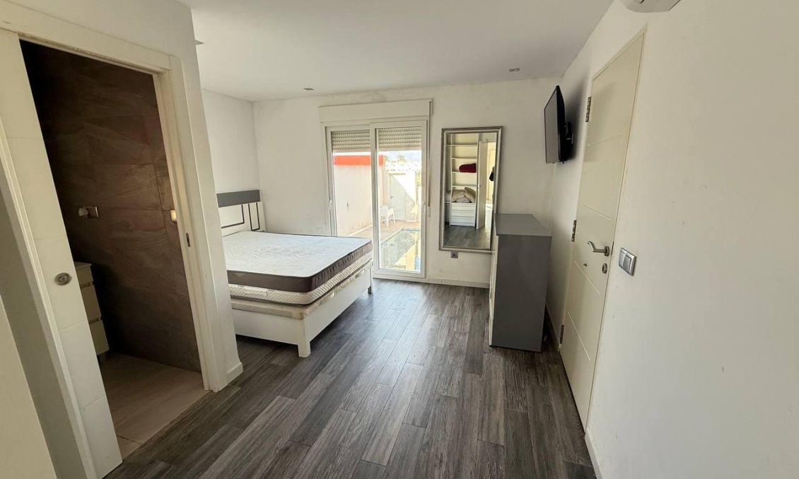 Segunda mano - Town House -
Orihuela Costa - La Regia
