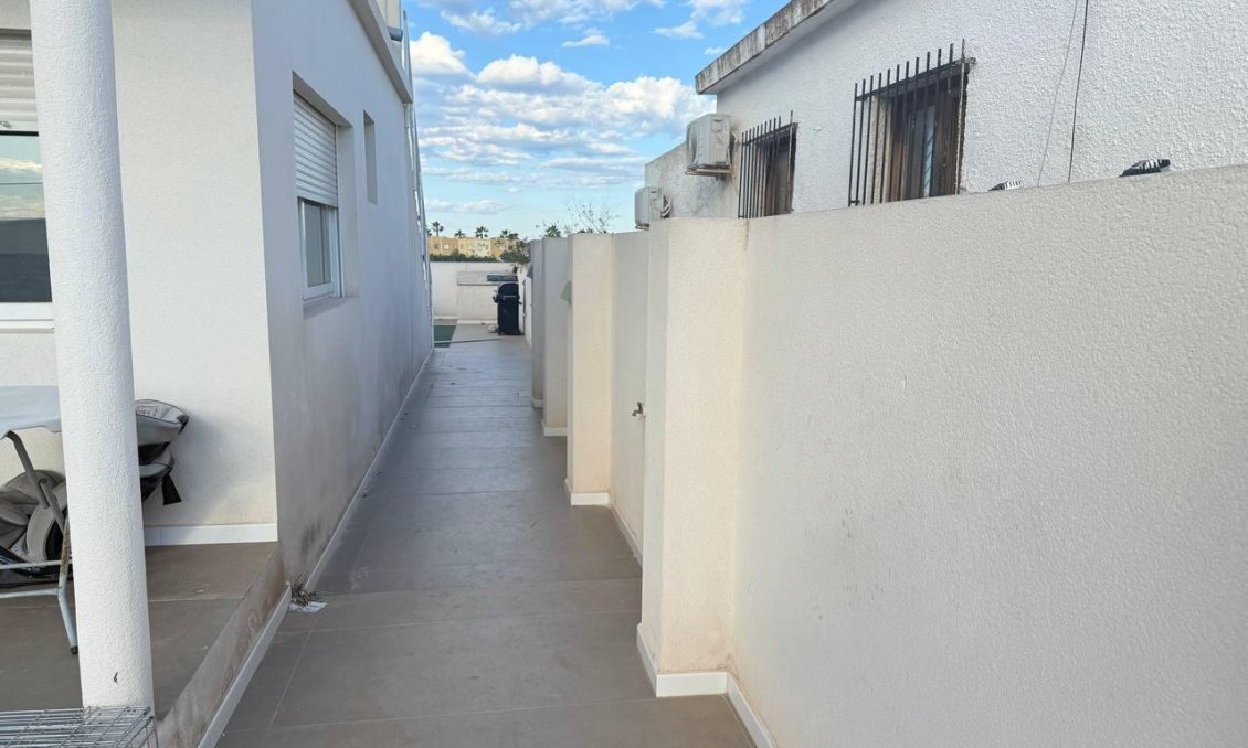Segunda mano - Town House -
Orihuela Costa - La Regia