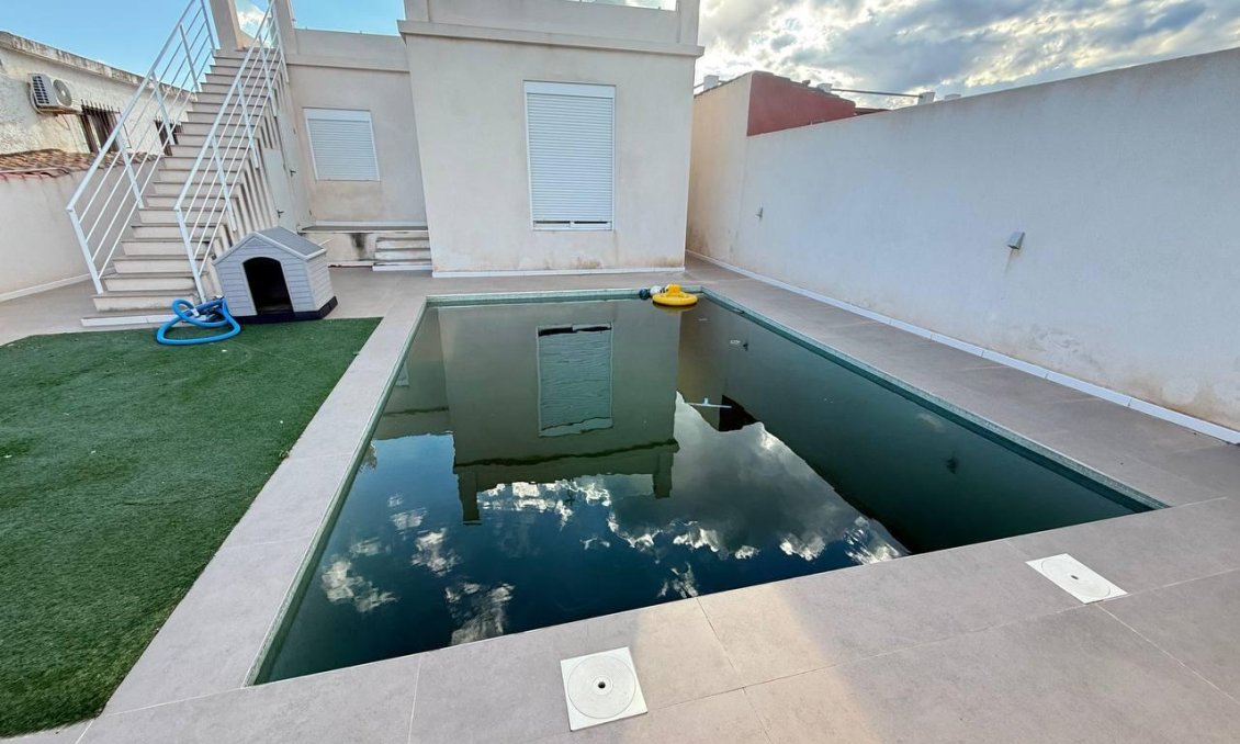 Segunda mano - Town House -
Orihuela Costa - La Regia