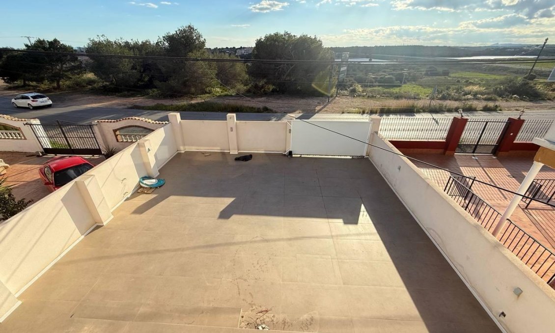 Segunda mano - Town House -
Orihuela Costa - La Regia
