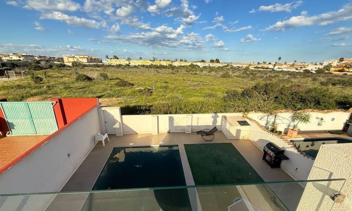 Segunda mano - Town House -
Orihuela Costa - La Regia