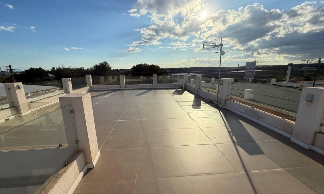 Segunda mano - Town House -
Orihuela Costa - La Regia