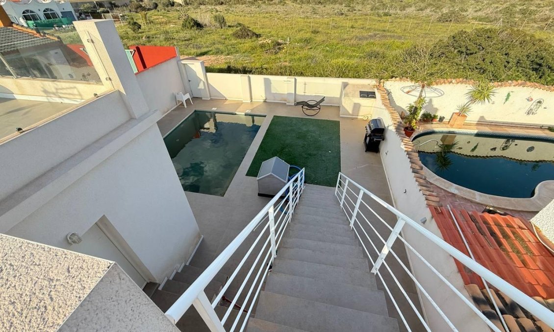 Segunda mano - Town House -
Orihuela Costa - La Regia