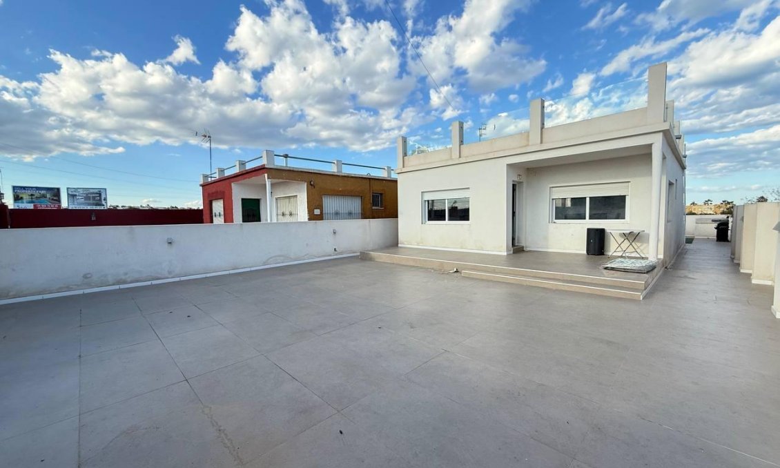 Segunda mano - Town House -
Orihuela Costa - La Regia