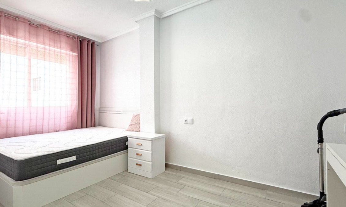 Wiederverkauf - Wohnung -
Torrevieja - Costa Blanca