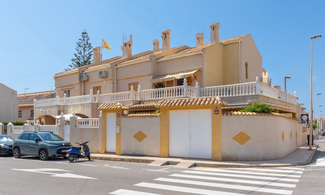 Segunda mano - Town House -
Torrevieja - Los Frutales