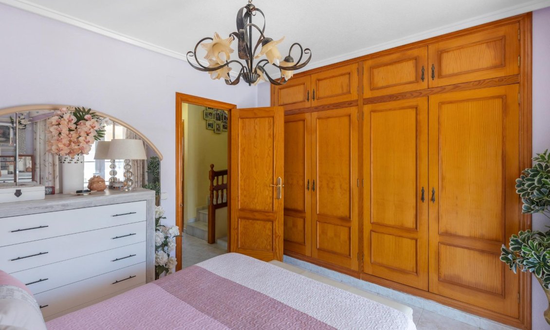 Segunda mano - Town House -
Torrevieja - Los Frutales
