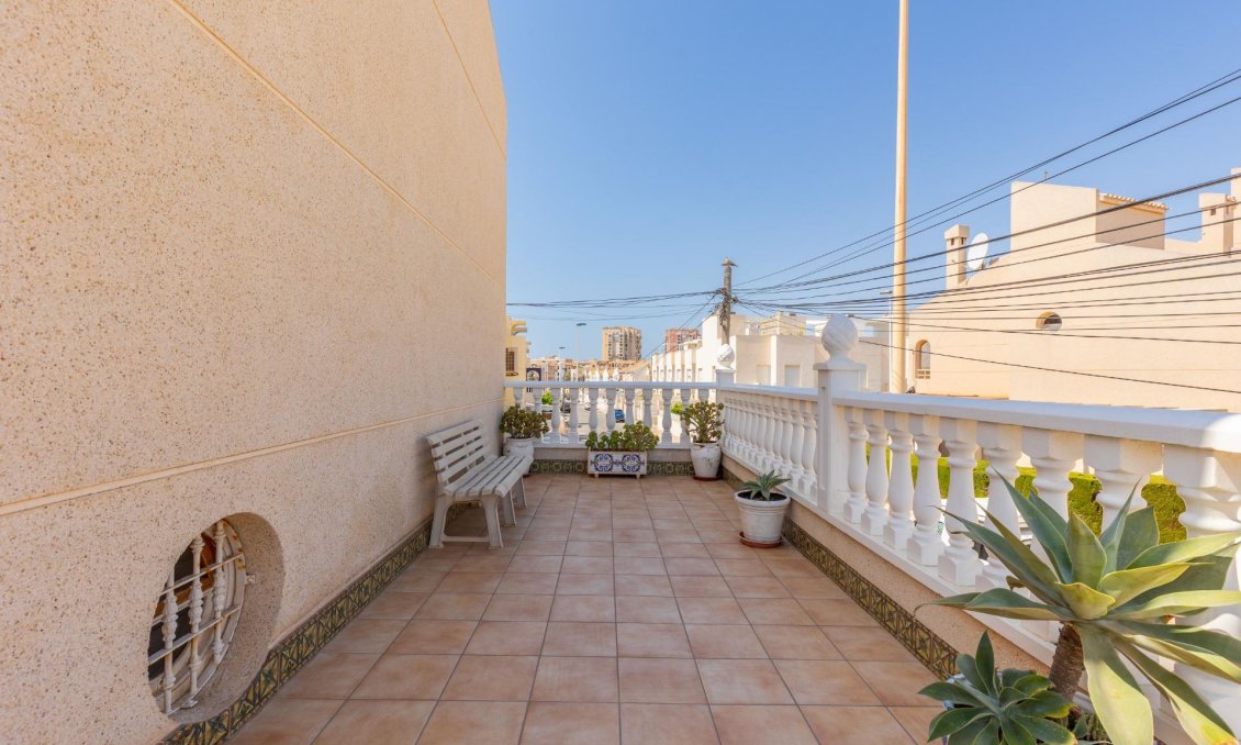 Segunda mano - Town House -
Torrevieja - Los Frutales