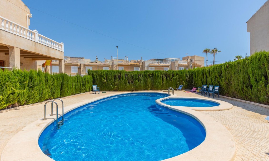 Segunda mano - Town House -
Torrevieja - Los Frutales