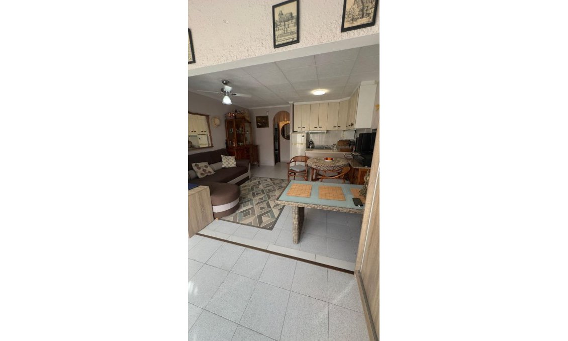 Segunda mano - Bungalow -
Torrevieja - San Luis