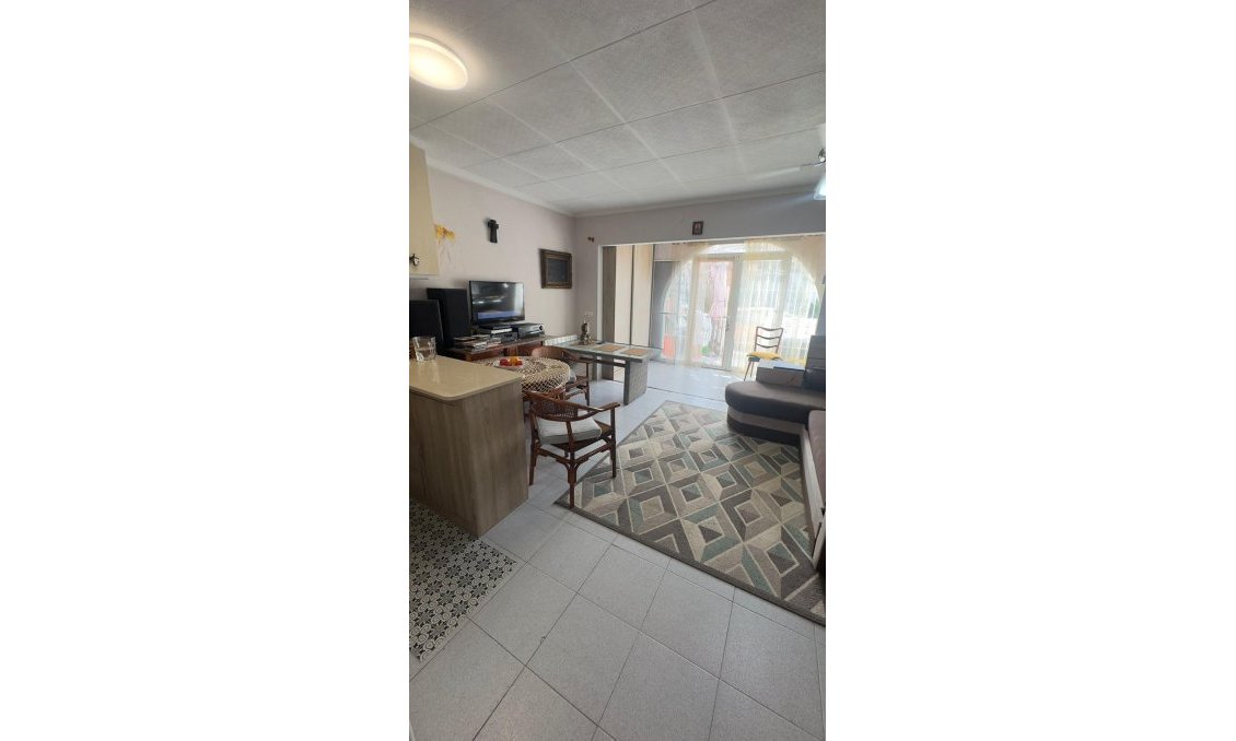 Segunda mano - Bungalow -
Torrevieja - San Luis