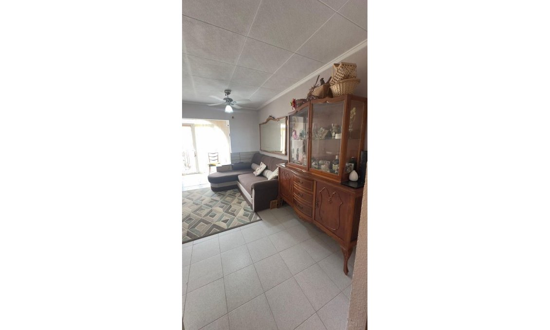 Segunda mano - Bungalow -
Torrevieja - San Luis