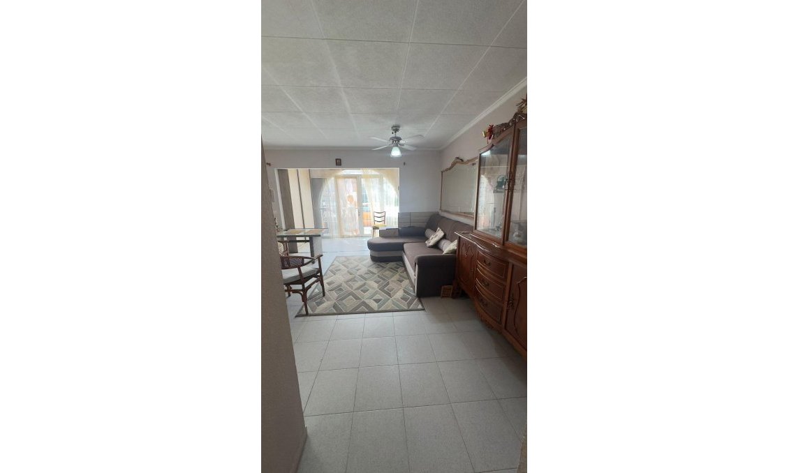 Segunda mano - Bungalow -
Torrevieja - San Luis