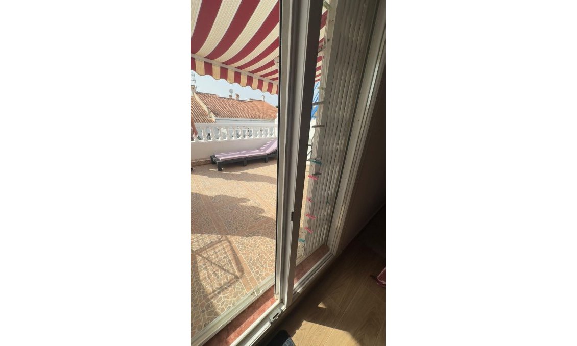 Segunda mano - Bungalow -
Torrevieja - San Luis