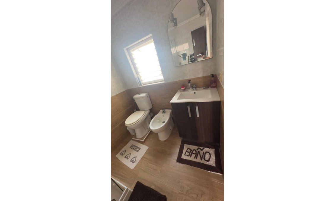 Segunda mano - Bungalow -
Torrevieja - San Luis