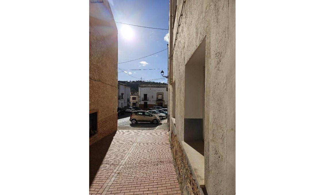 Revânzare - Town House -
Benilloba