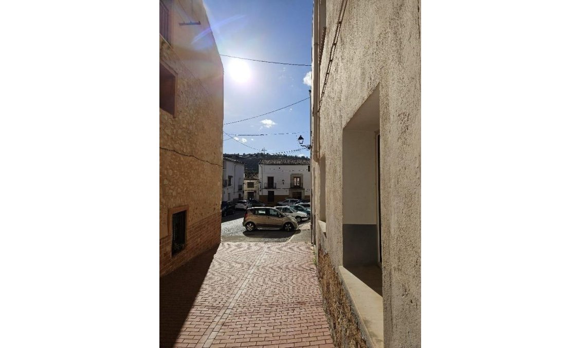 Revânzare - Town House -
Benilloba